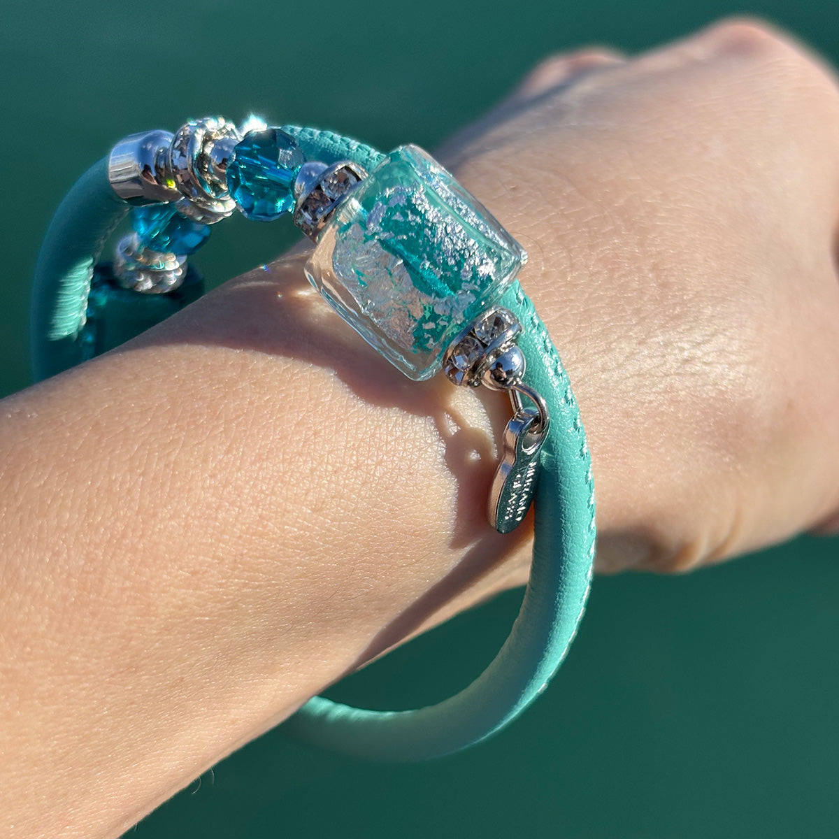 Bracciale con perle in vetro di Murano turchese