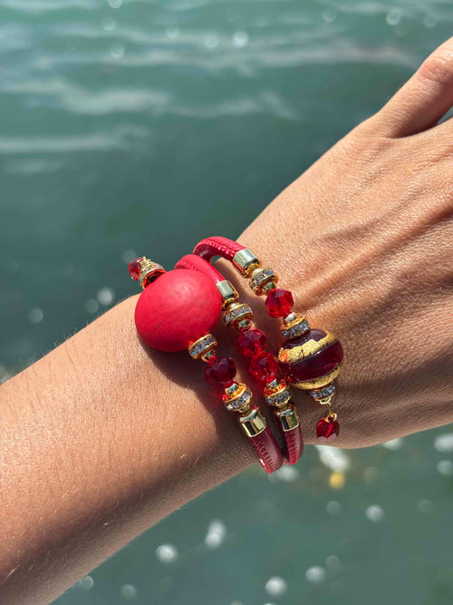 Bracciale con perle in vetro di Murano rosso e oro