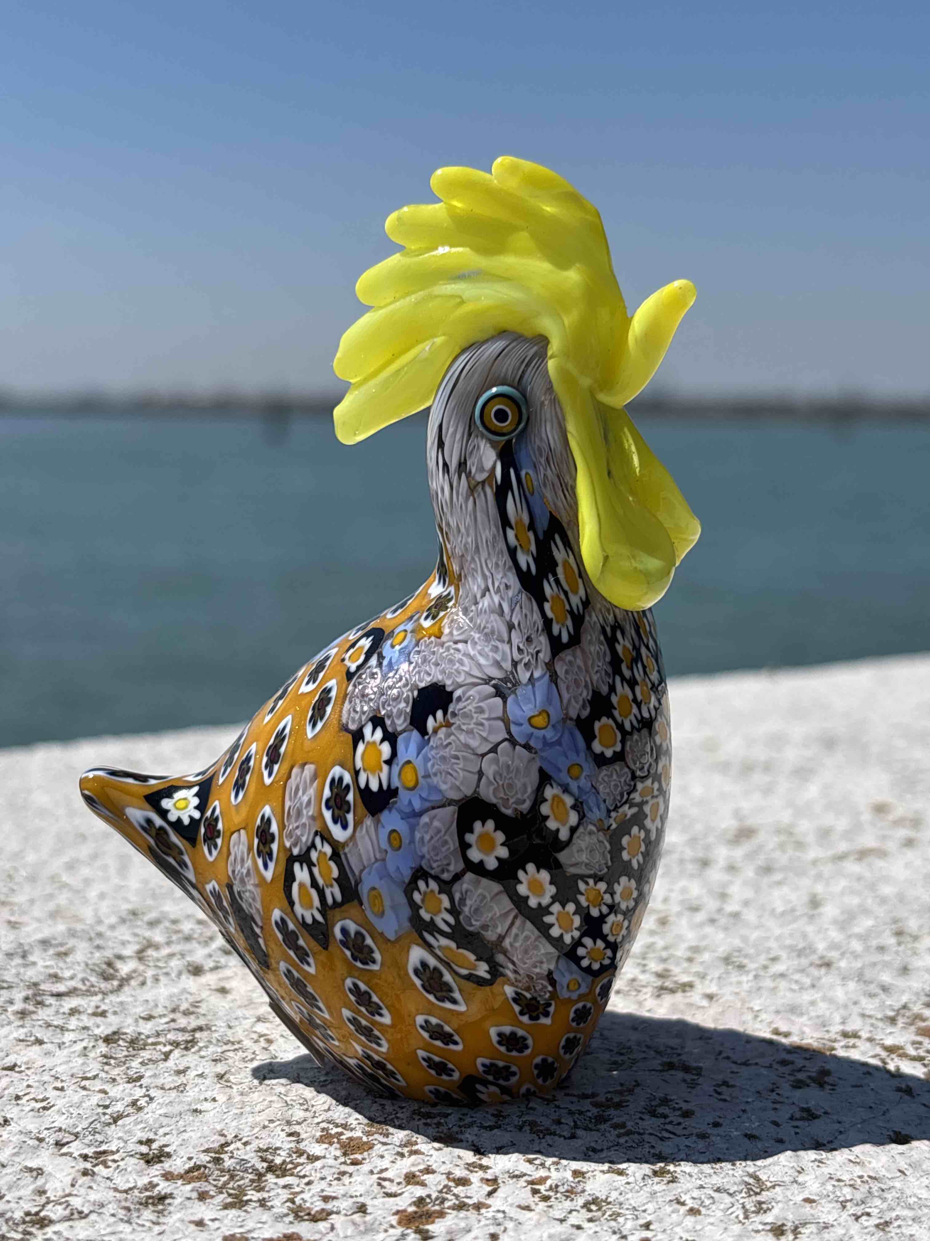 Galletto in autentico vetro di Murano blu e giallo