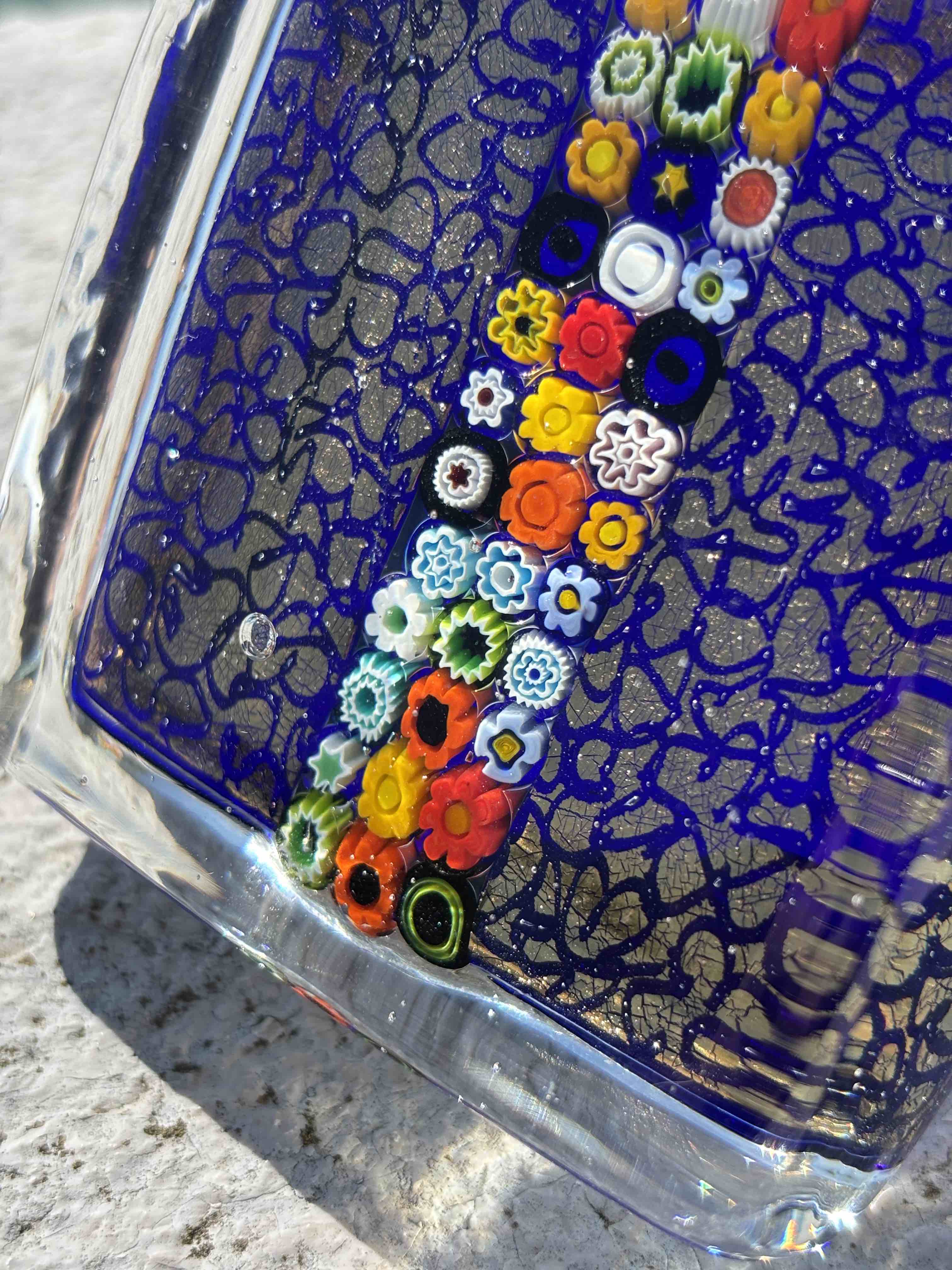 Fermacarte in vetro di Murano blu con Murrine colorate