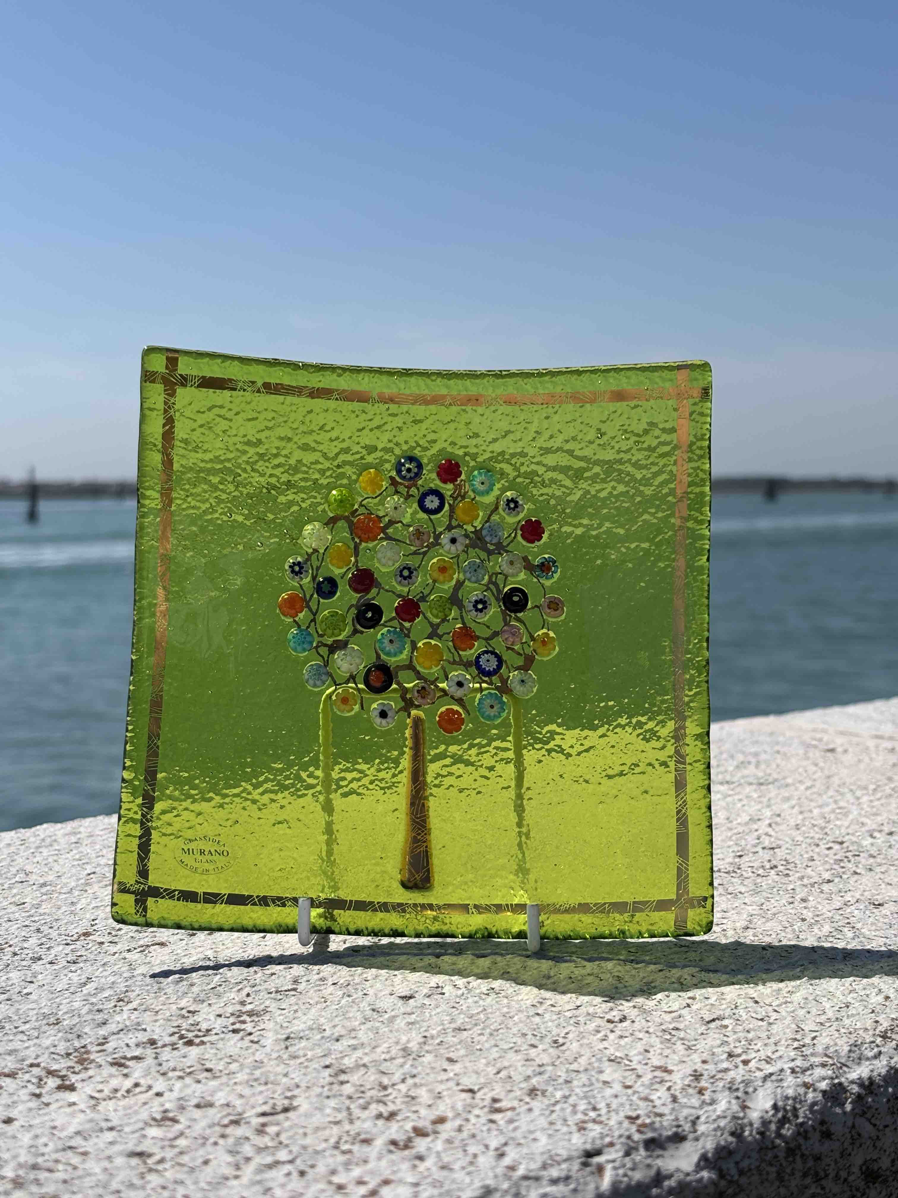 Piatto quadrato in autentico vetro di Murano verde con decorazione di Murrine