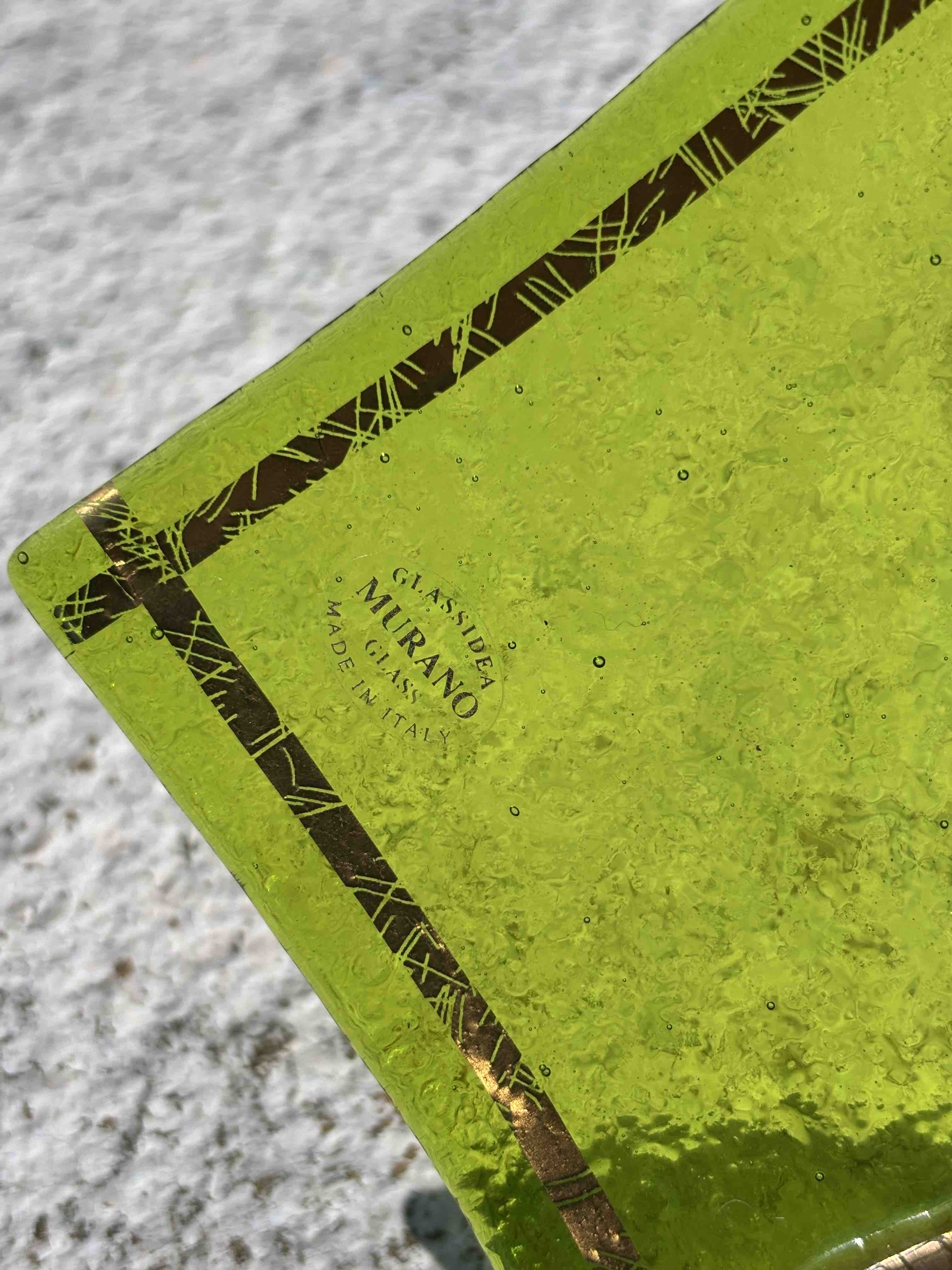 Piatto quadrato in autentico vetro di Murano verde con decorazione di Murrine