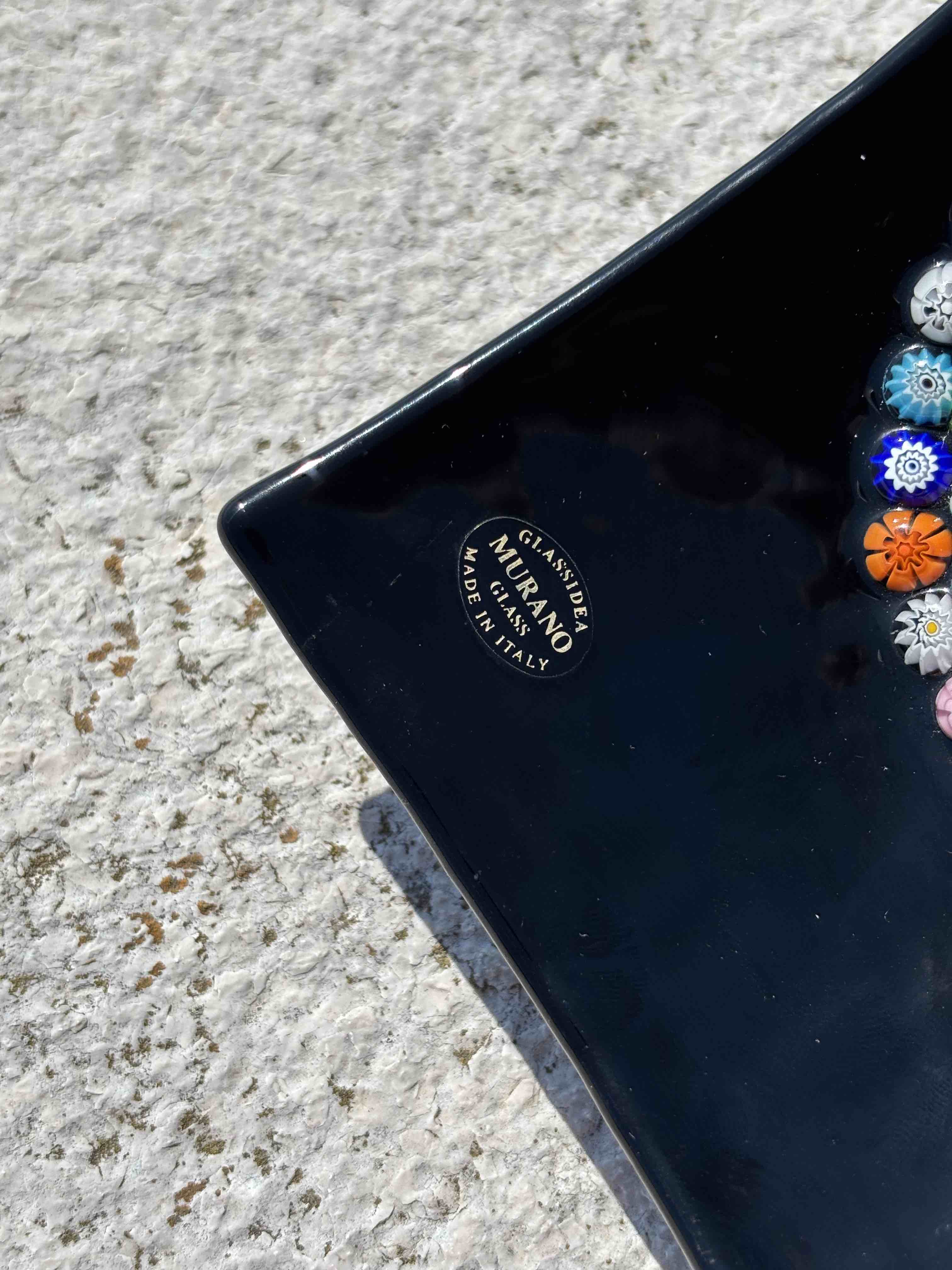 Piatto quadrato in autentico vetro di Murano nero con decorazione di Murrine