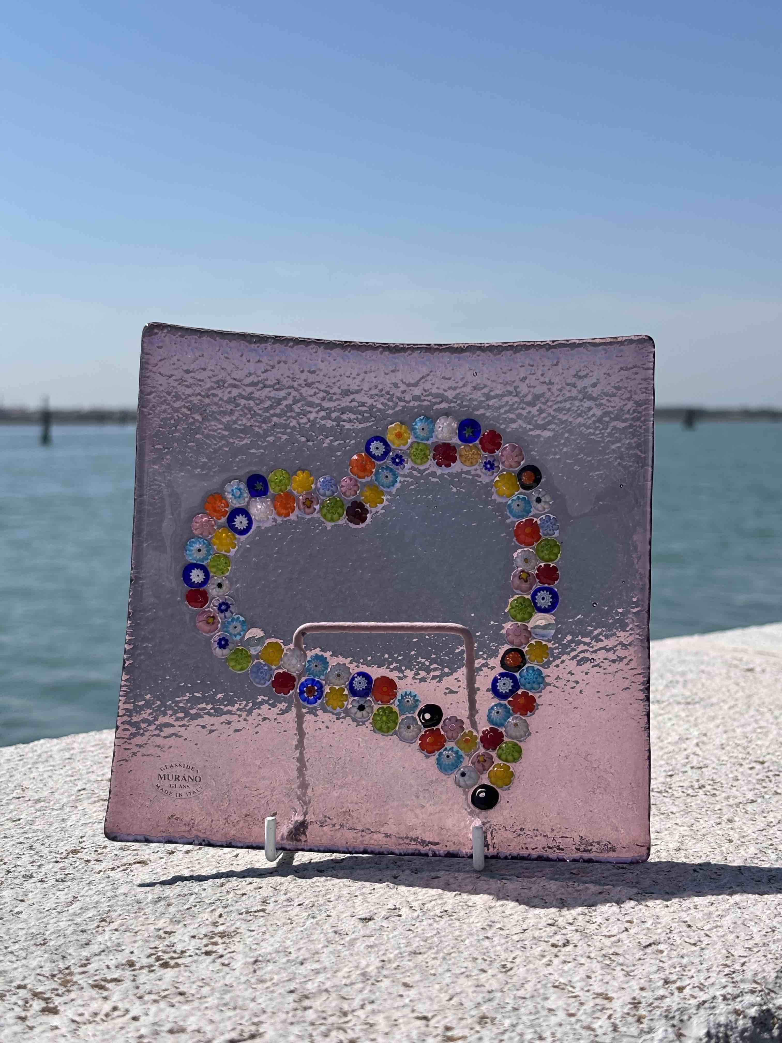 Piatto quadrato in autentico vetro di Murano rosa con decorazione di Murrine