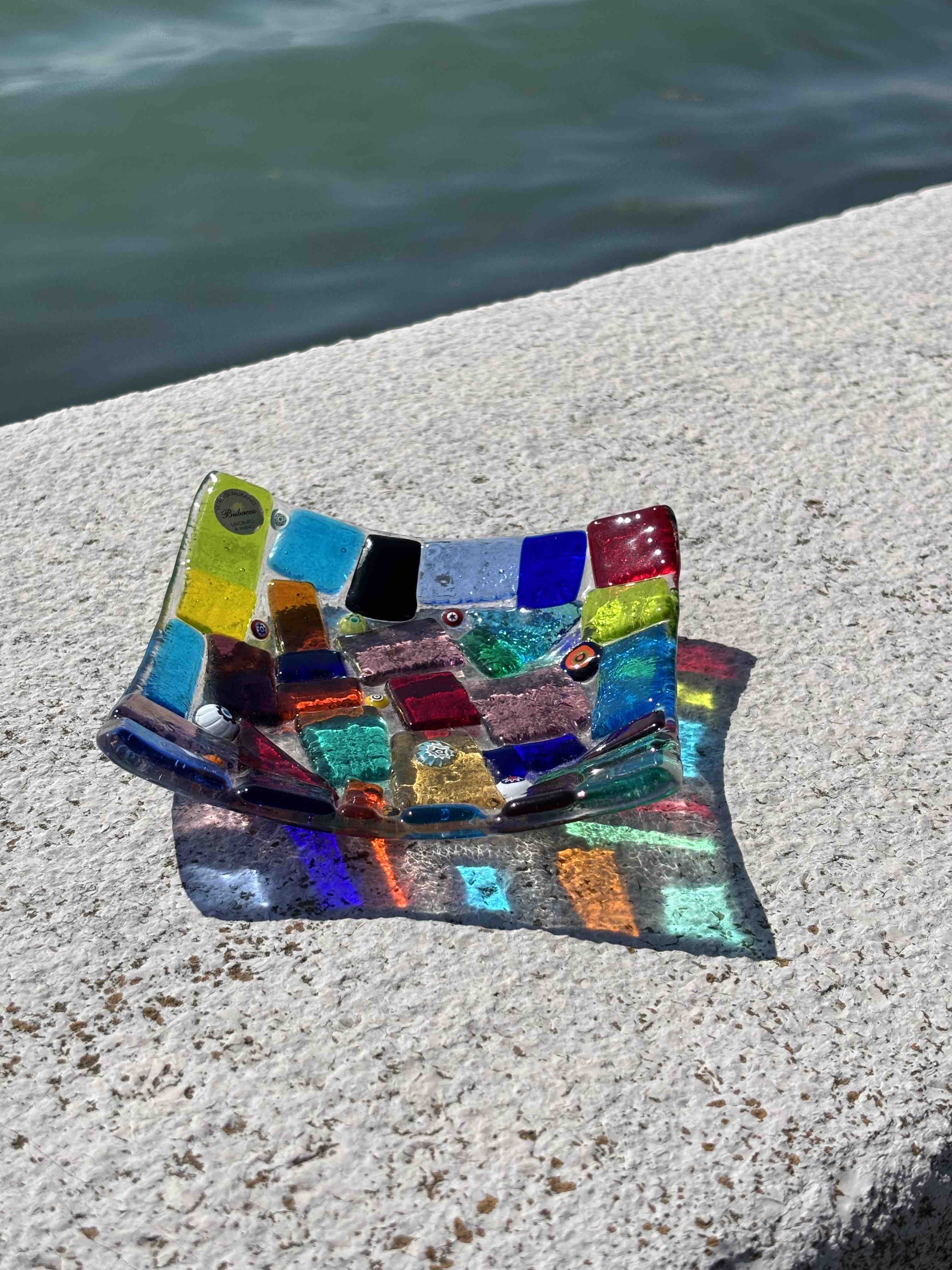 Piatto quadrato in vetro di Murano con mosaico multicolore