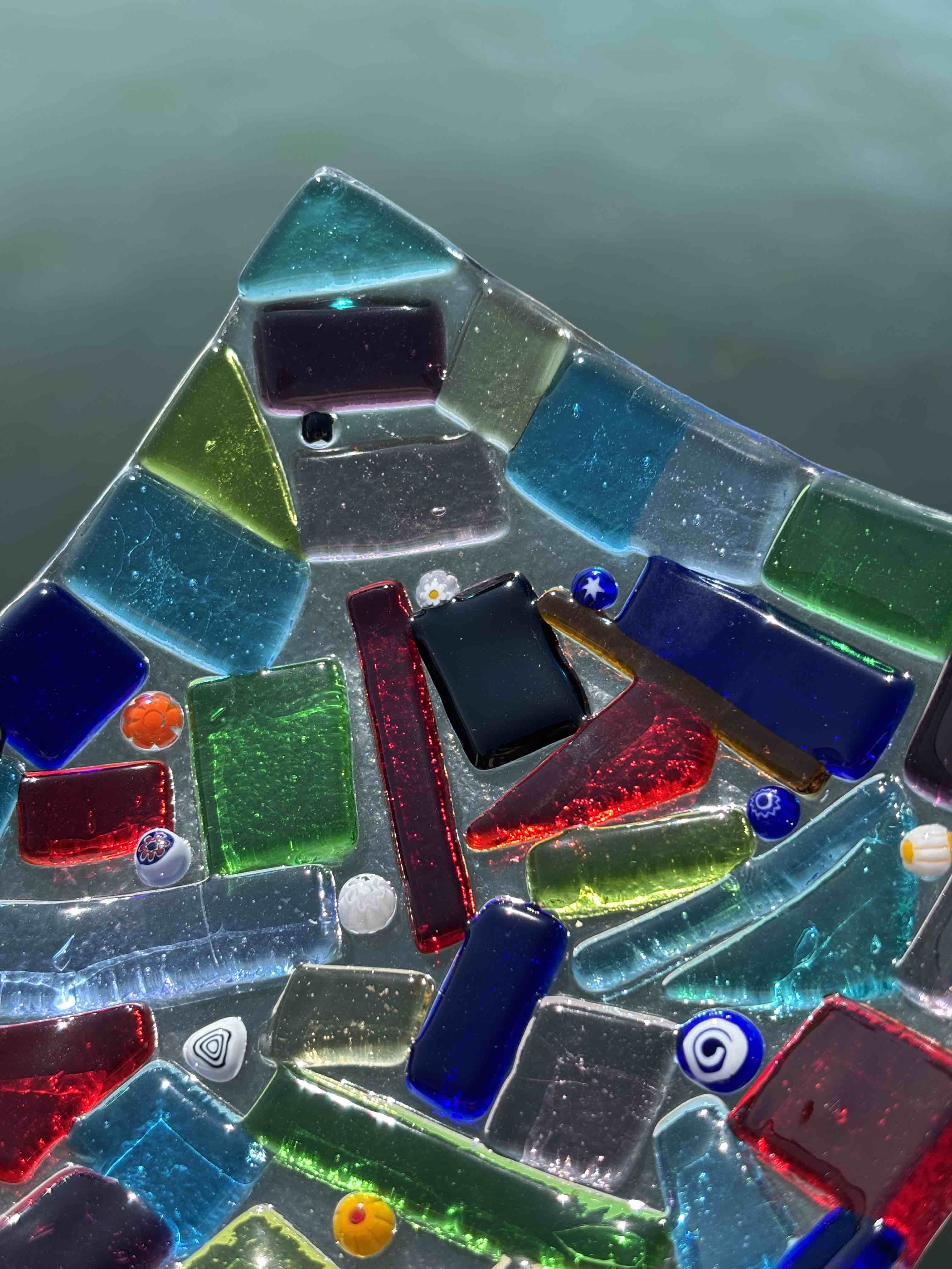 Piatto quadrato in vetro di Murano con mosaico multicolore