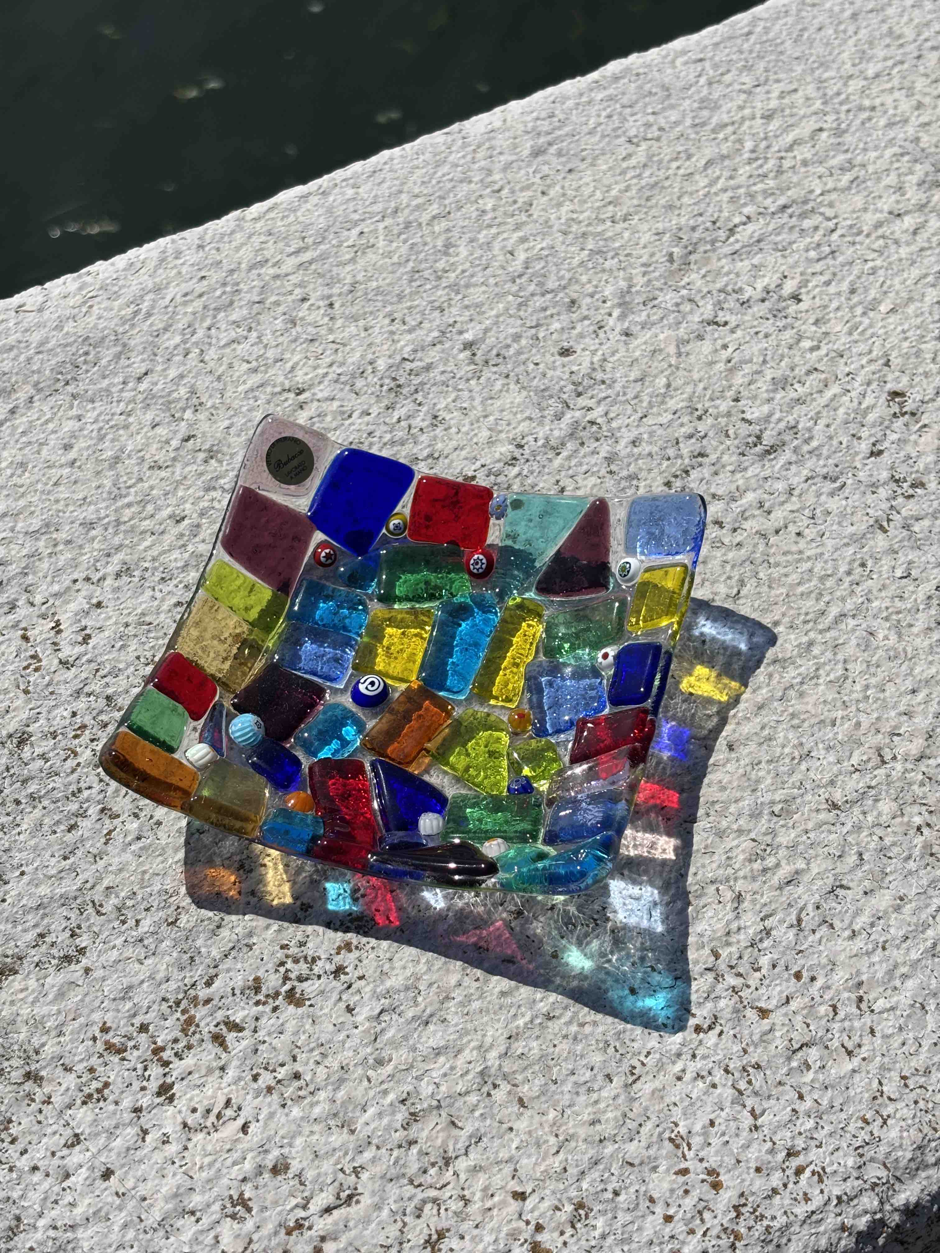 Piatto quadrato in vetro di Murano con mosaico multicolore