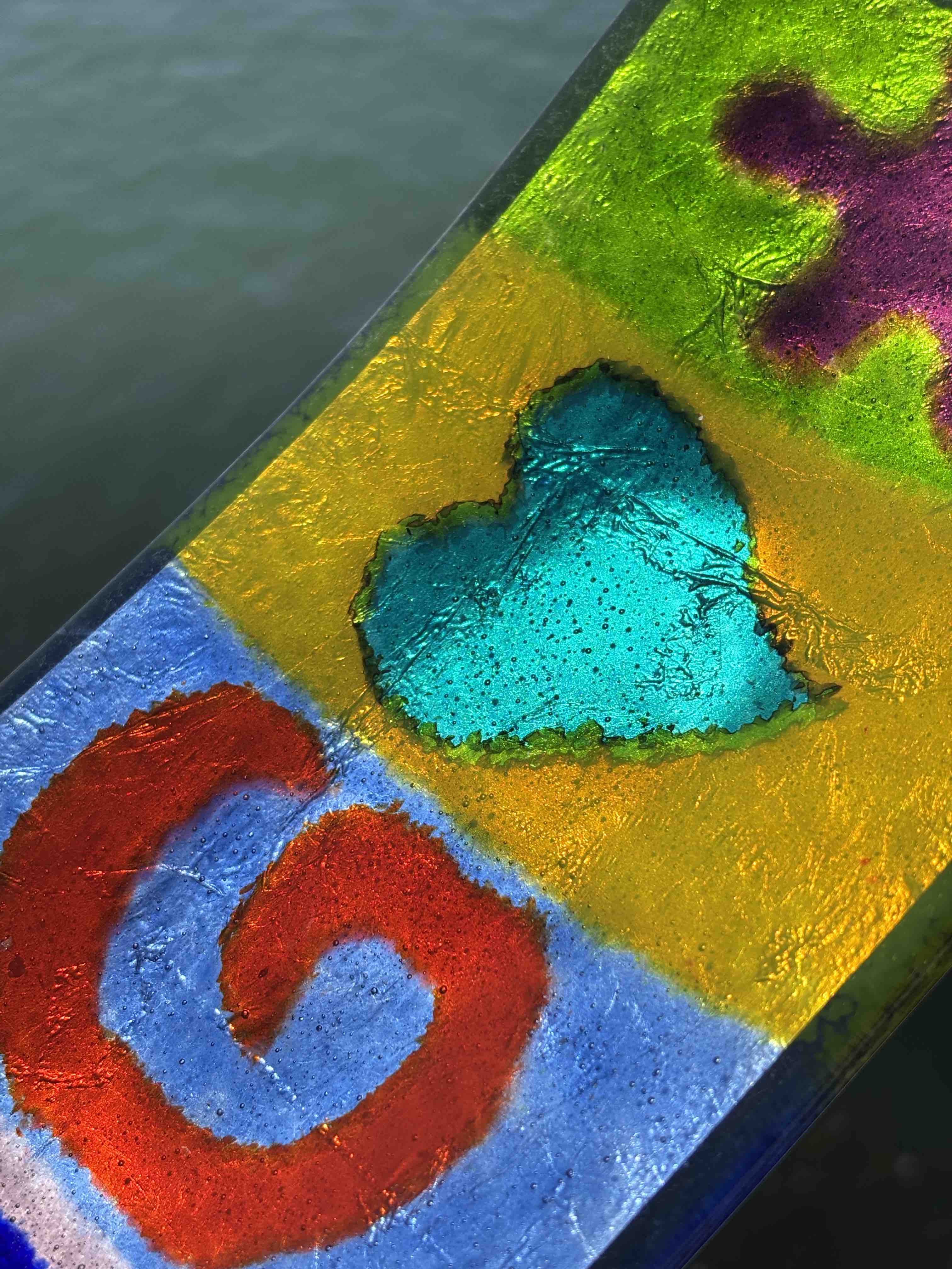 Piatto rettangolare in autentico vetro di Murano multicolore con simboli