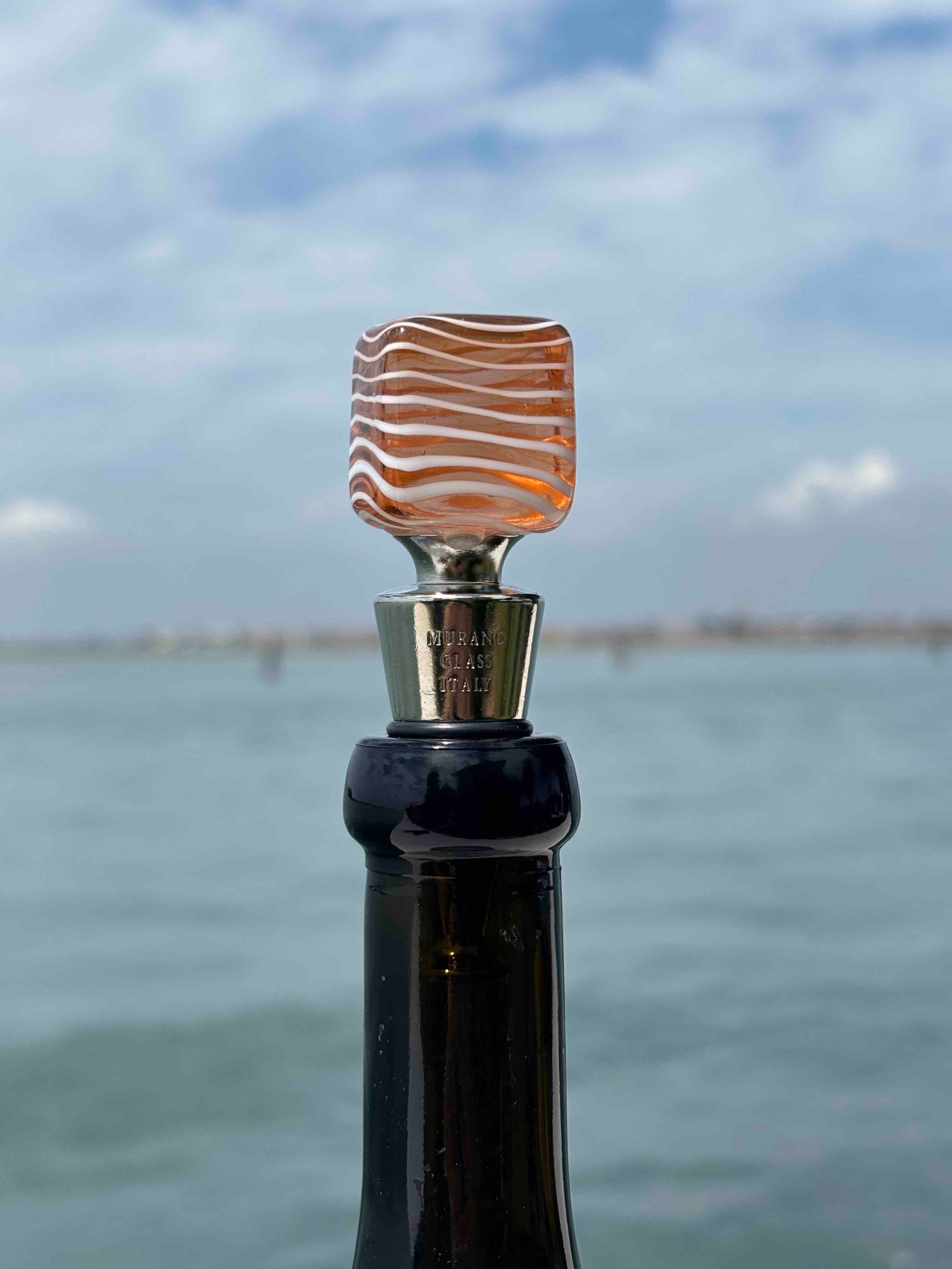 Tappo decorativo per bottiglia in vetro di Murano  - arancione e bianco