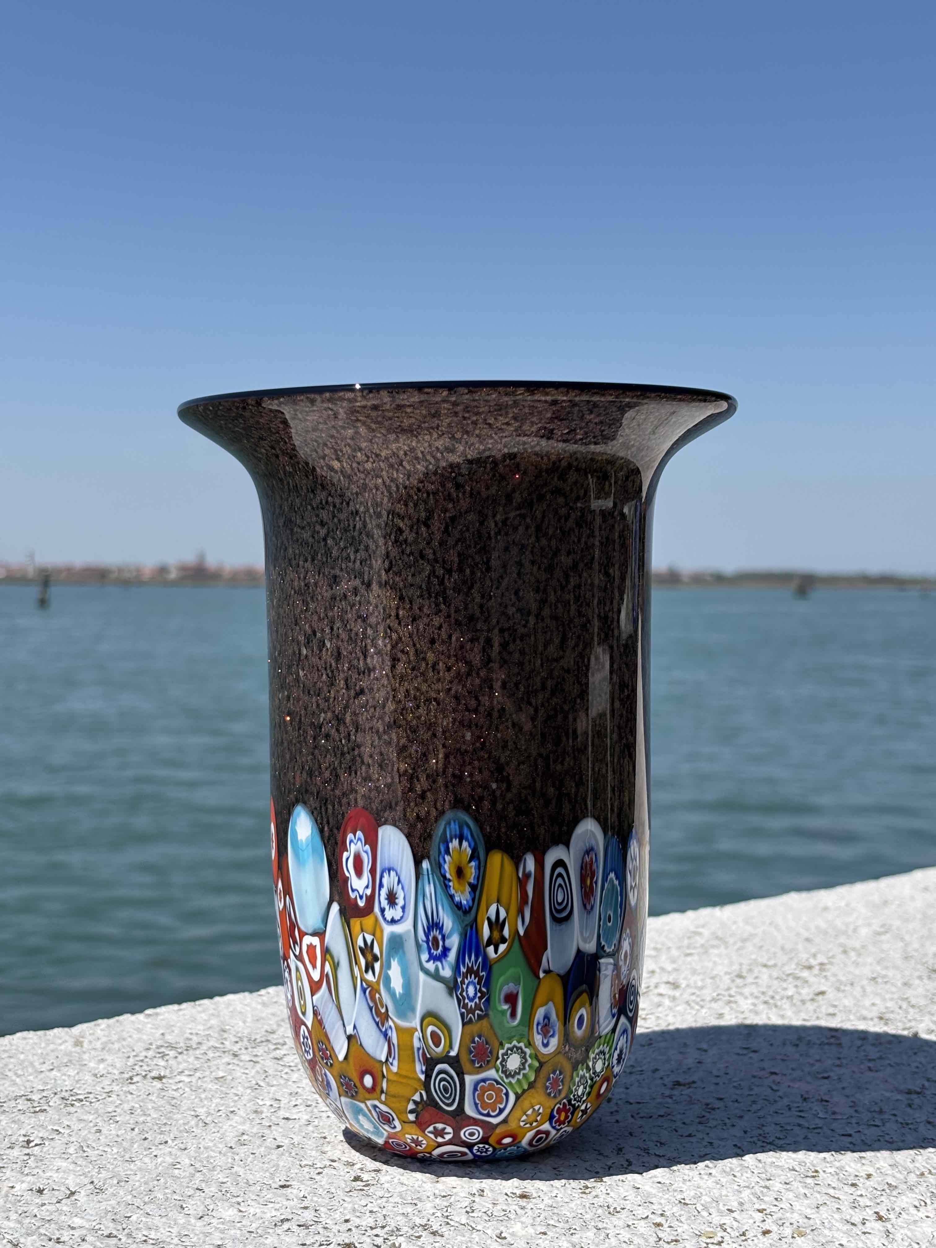 Vaso in autentico vetro di Murano con Murrine e foglia d'oro