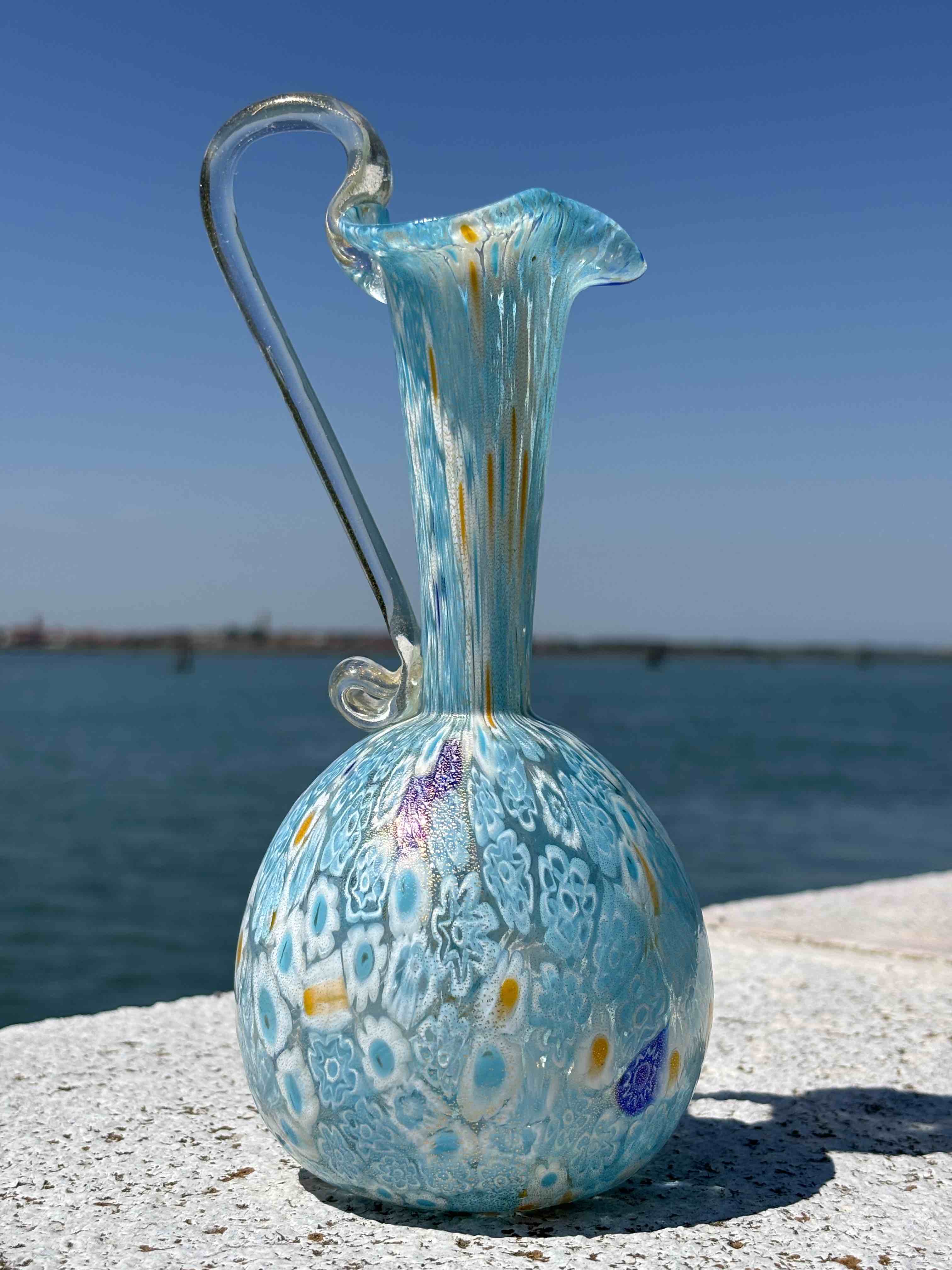 Brocca in autentico vetro di Murano turchese decorata