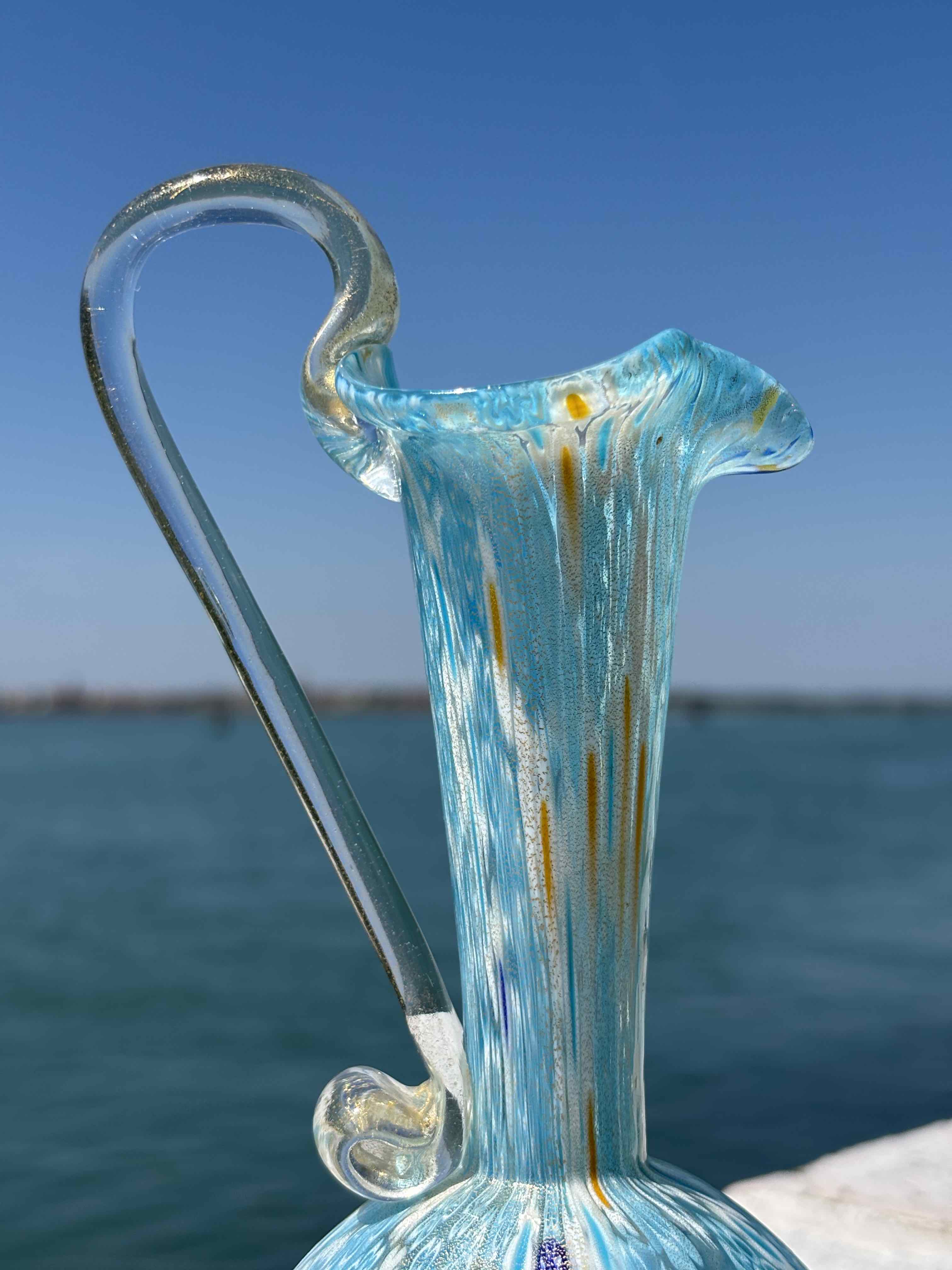 Brocca in autentico vetro di Murano turchese decorata