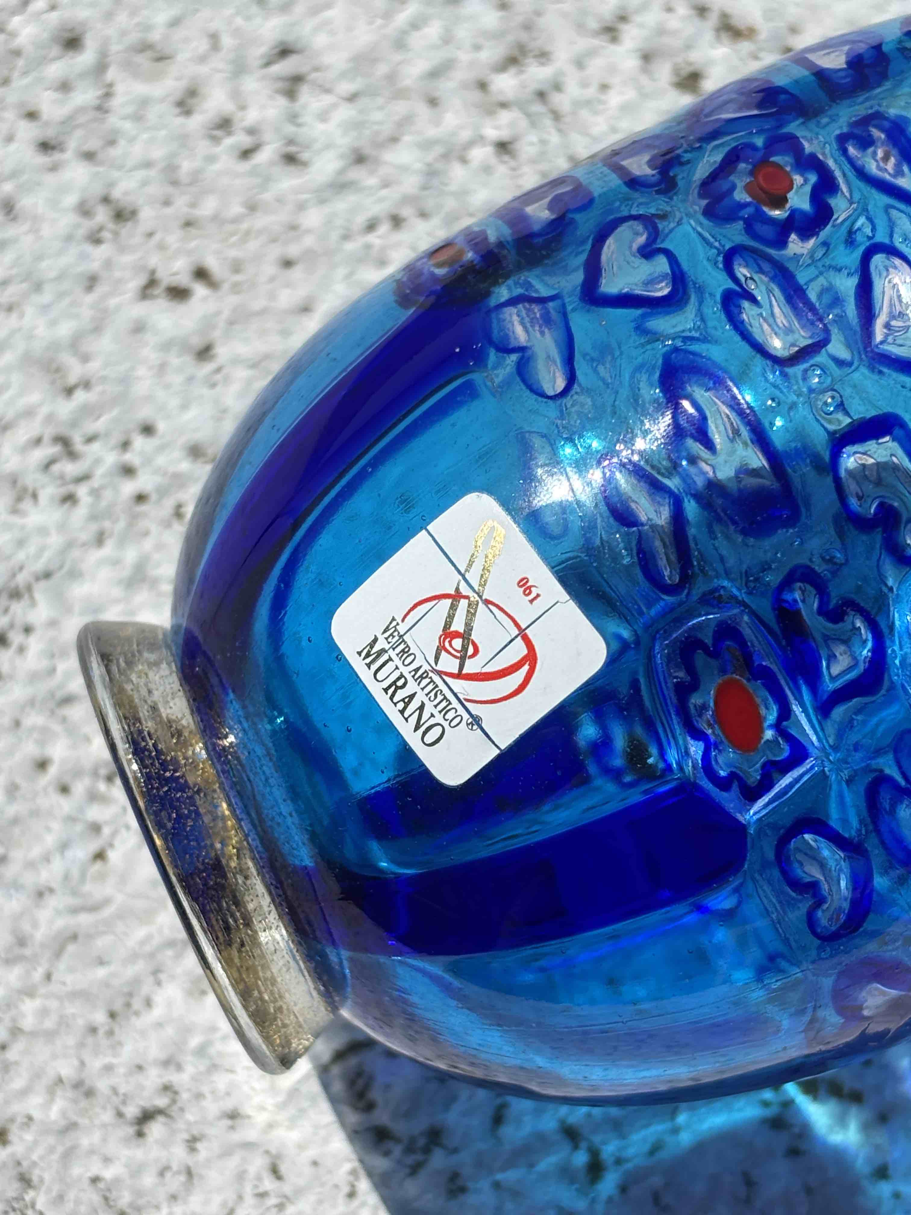 Vaso in autentico vetro di Murano blu decorato