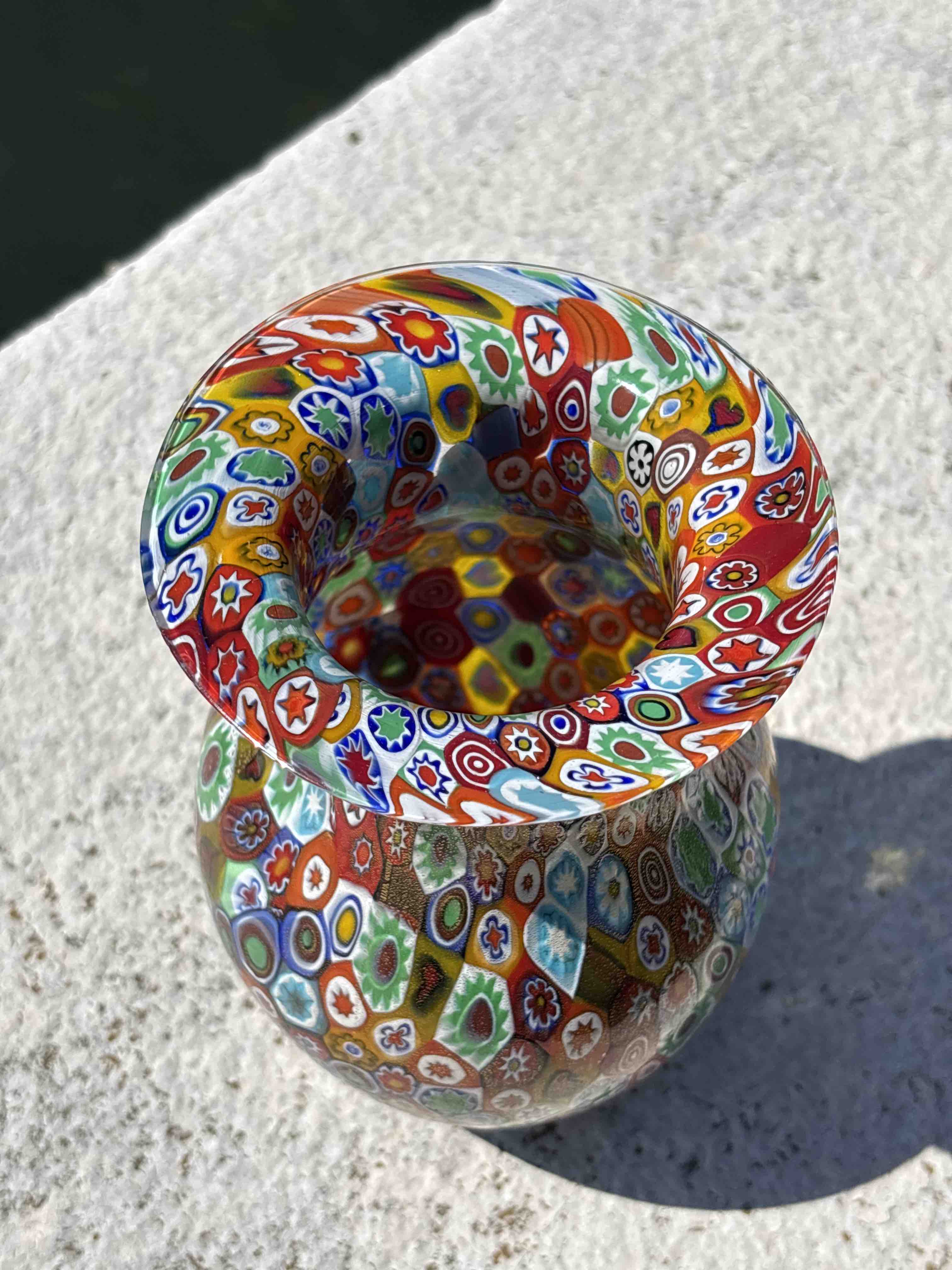 Vaso in autentico vetro di Murano multicolore con murrine