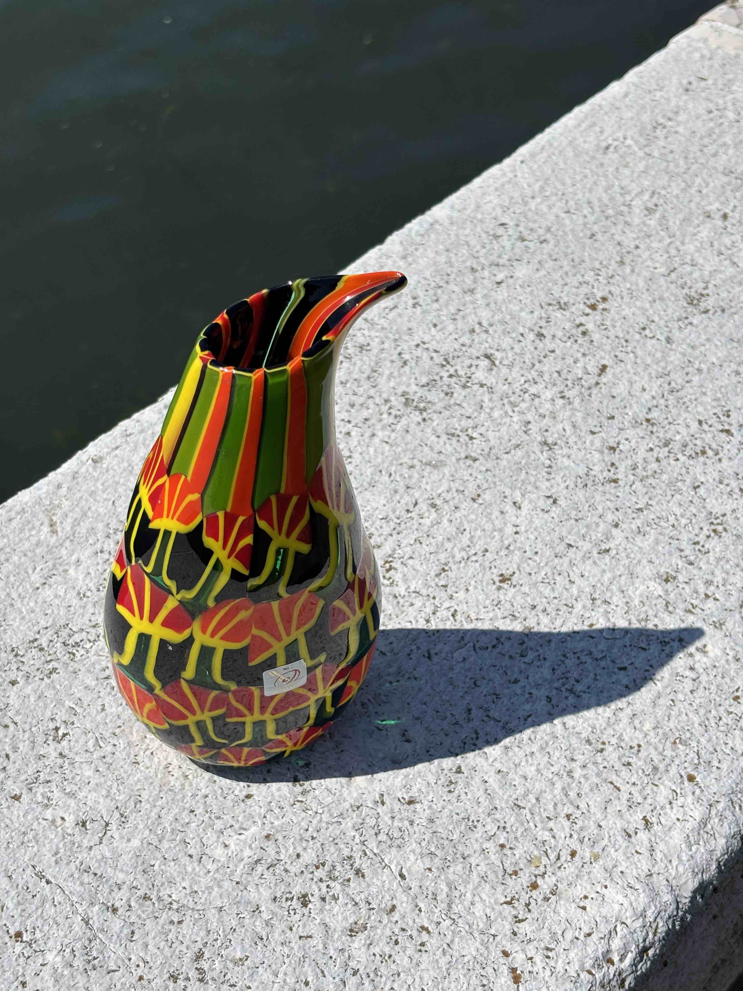 Vaso in autentico vetro di Murano nero rosso giallo