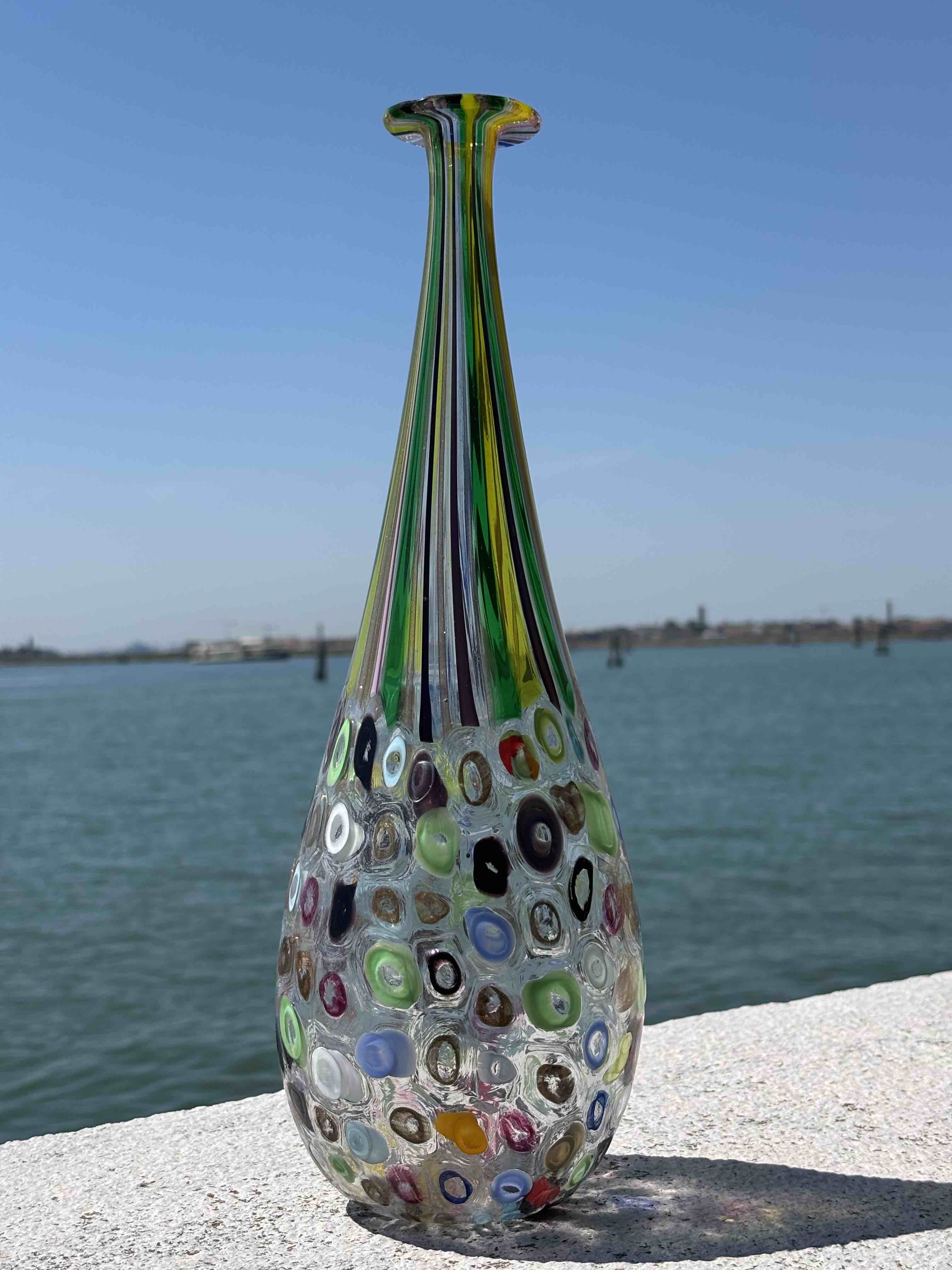 Vaso in autentico vetro di Murano verde con Murrine colorate