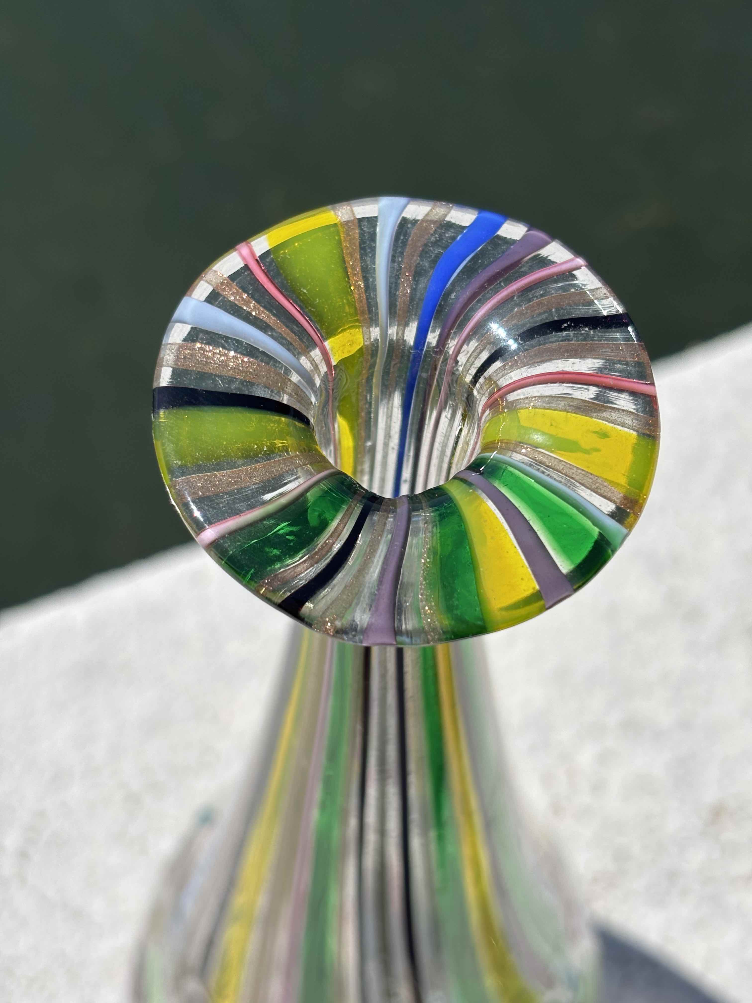Vaso in autentico vetro di Murano verde con Murrine colorate