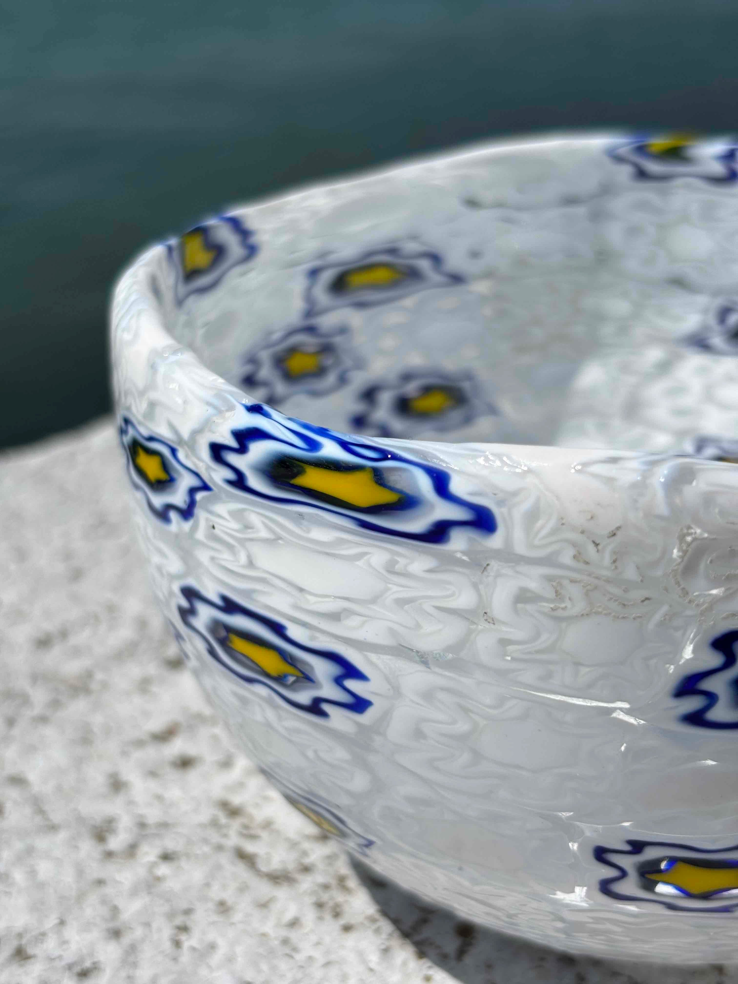 Ciotola in autentico vetro di Murano bianco e blu