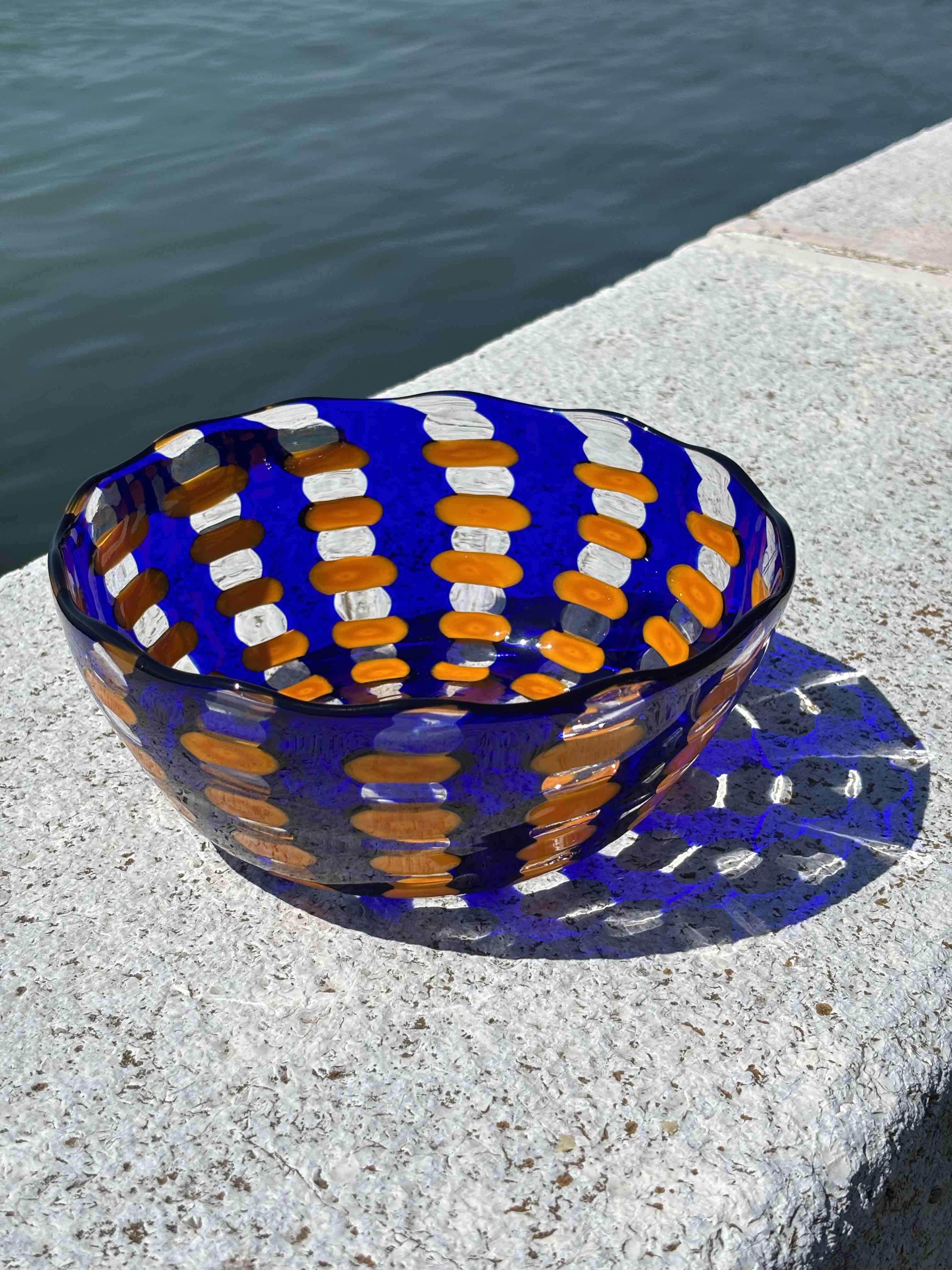 Ciotola in autentico vetro di Murano blu e arancione