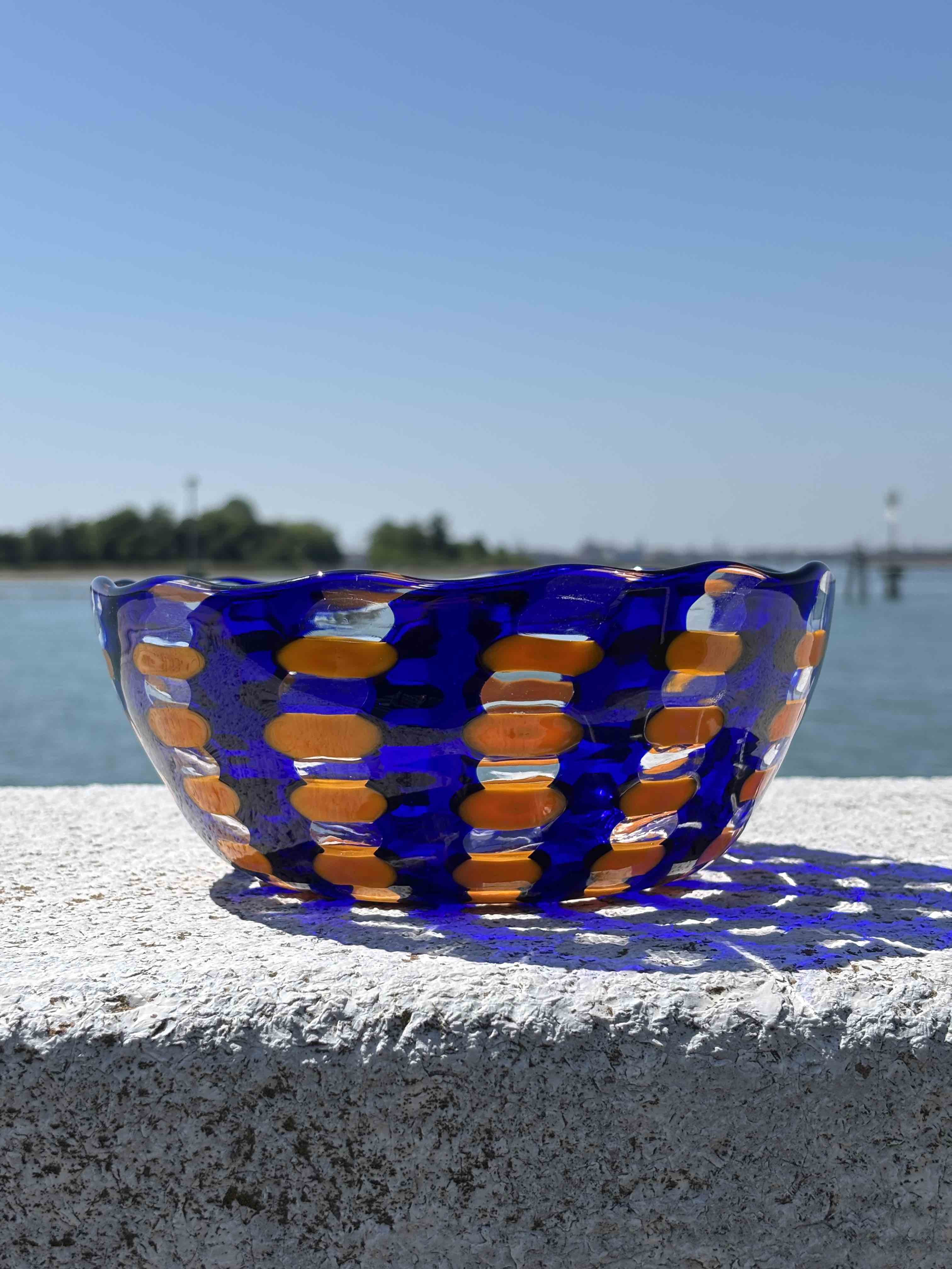 Ciotola in autentico vetro di Murano blu e arancione