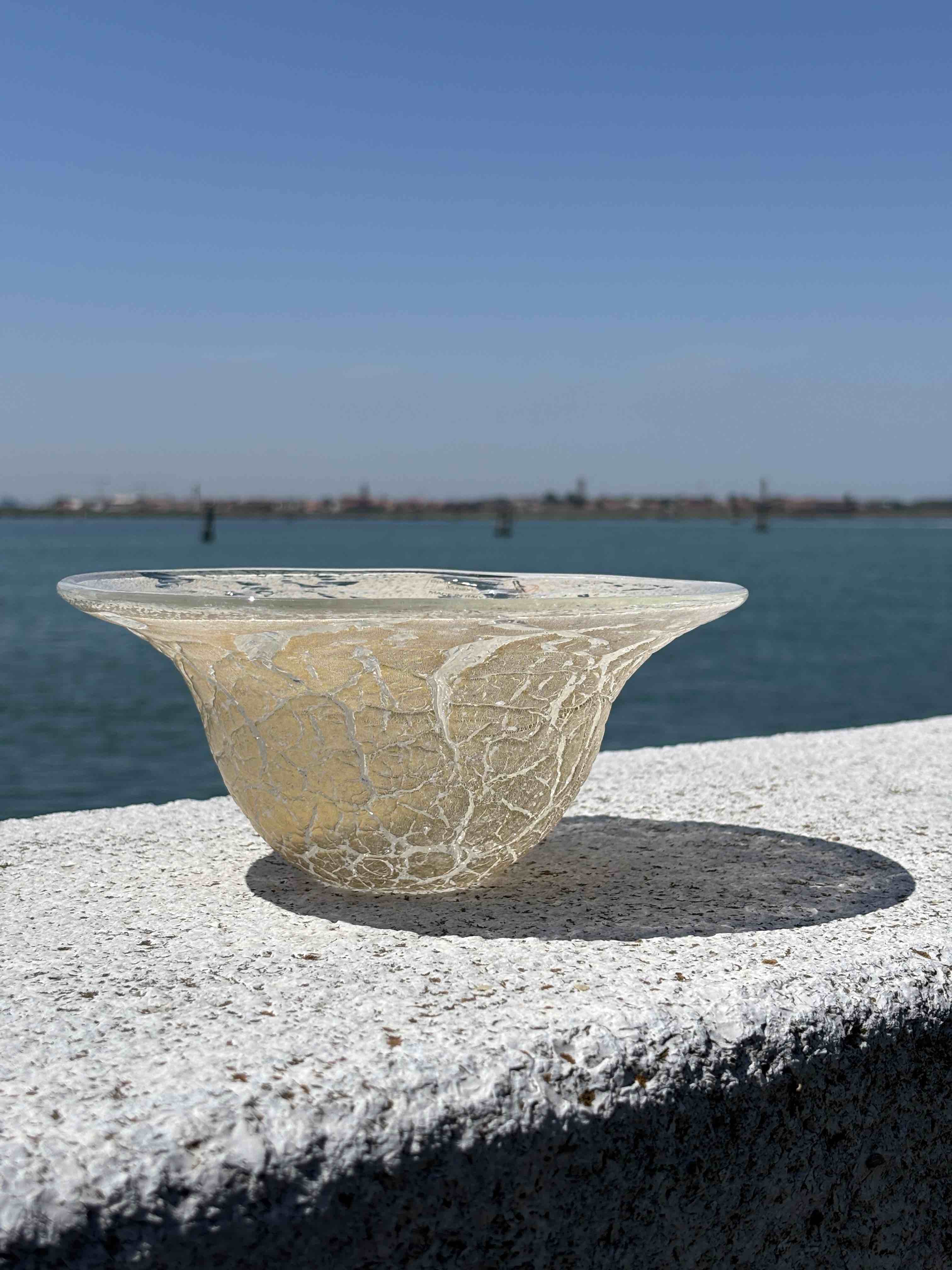 Ciotola in autentico vetro di Murano bianco e oro