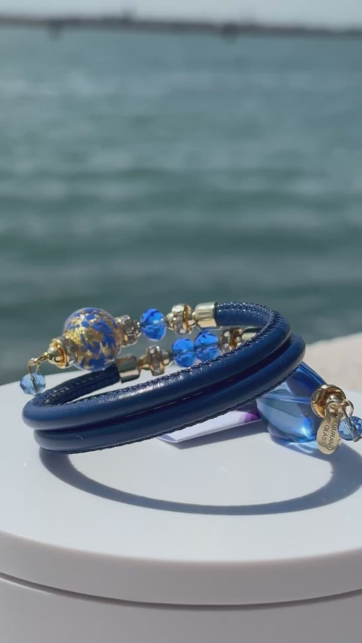 Bracciale con perle in vetro di Murano blu e oro
