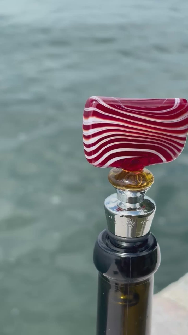 Tappo decorativo per bottiglia in vetro di Murano - rosso e bianco