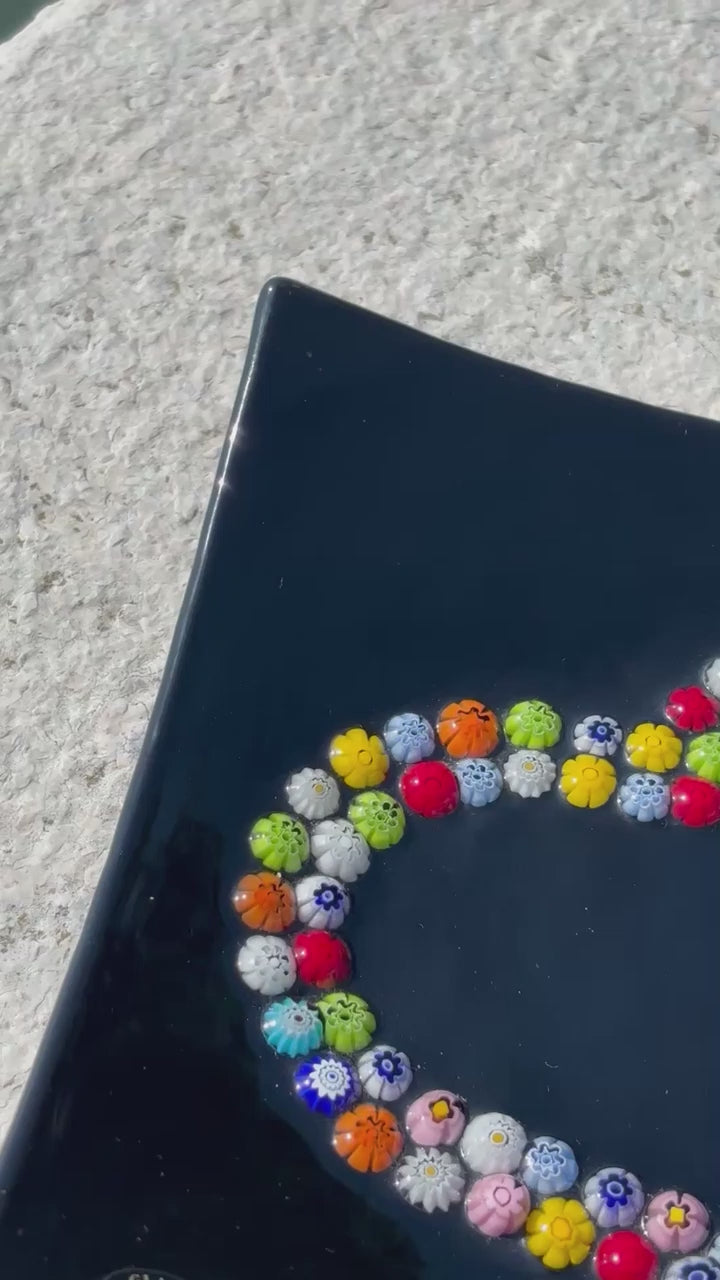 Piatto quadrato in autentico vetro di Murano nero con decorazione di Murrine