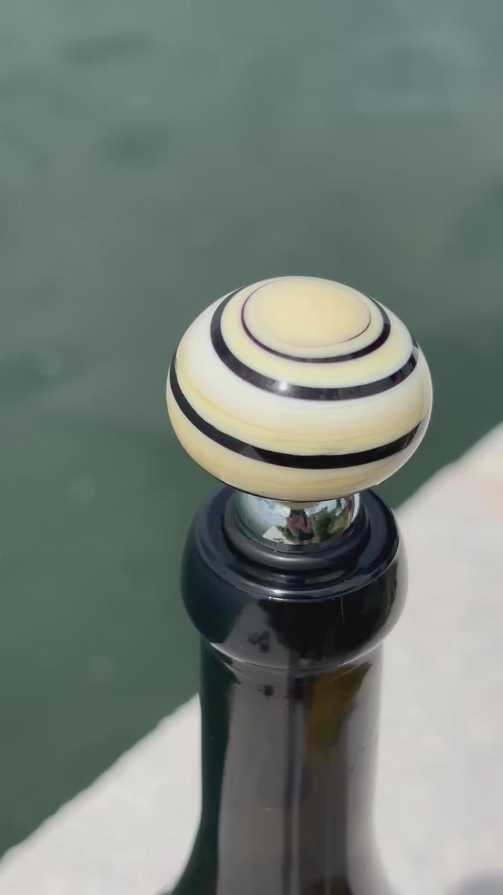 Tappo decorativo per bottiglia in vetro di Murano  - bianco e nero