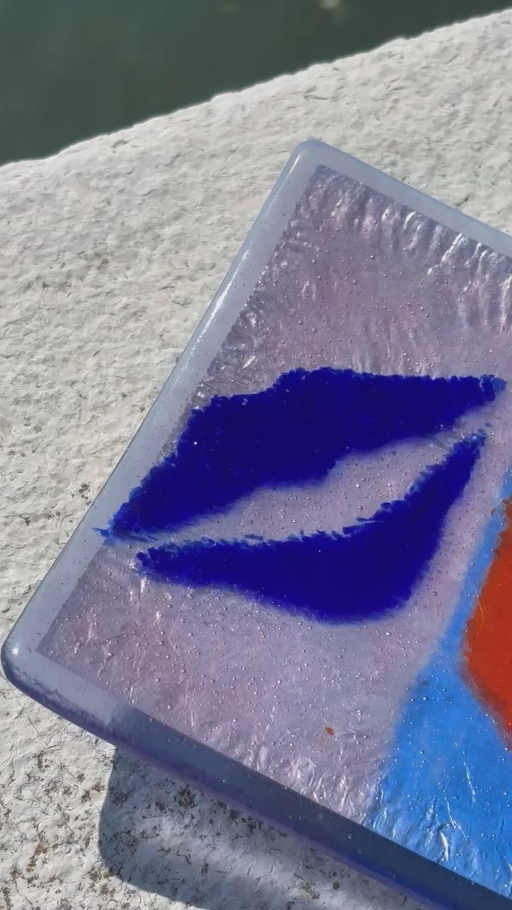 Piatto rettangolare in autentico vetro di Murano multicolore con simboli