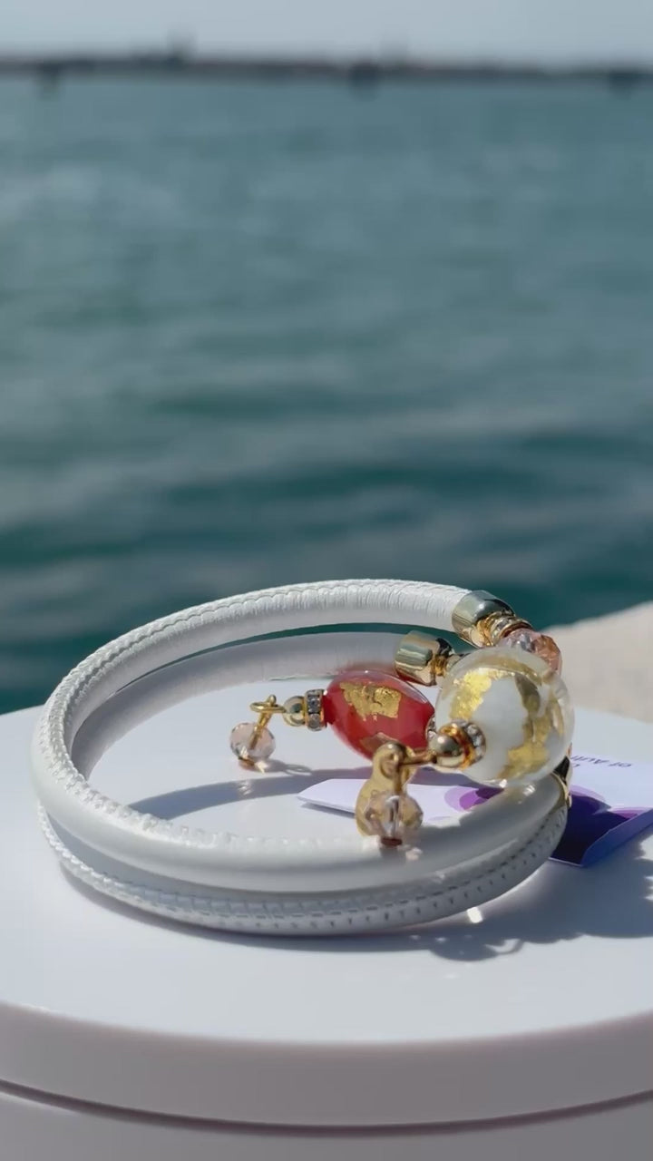 Bracciale con perle in vetro di Murano bianco e oro