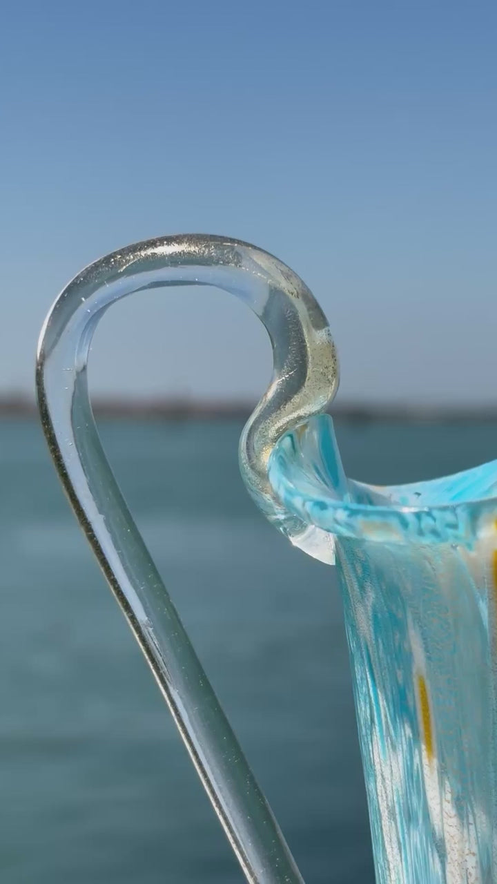 Brocca in autentico vetro di Murano turchese decorata