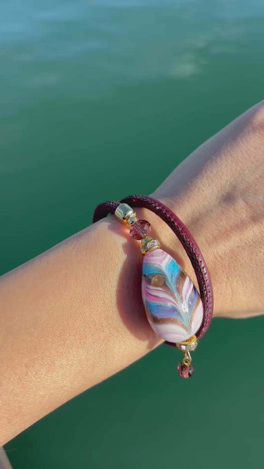 Bracciale con perle in vetro di Murano bordeaux