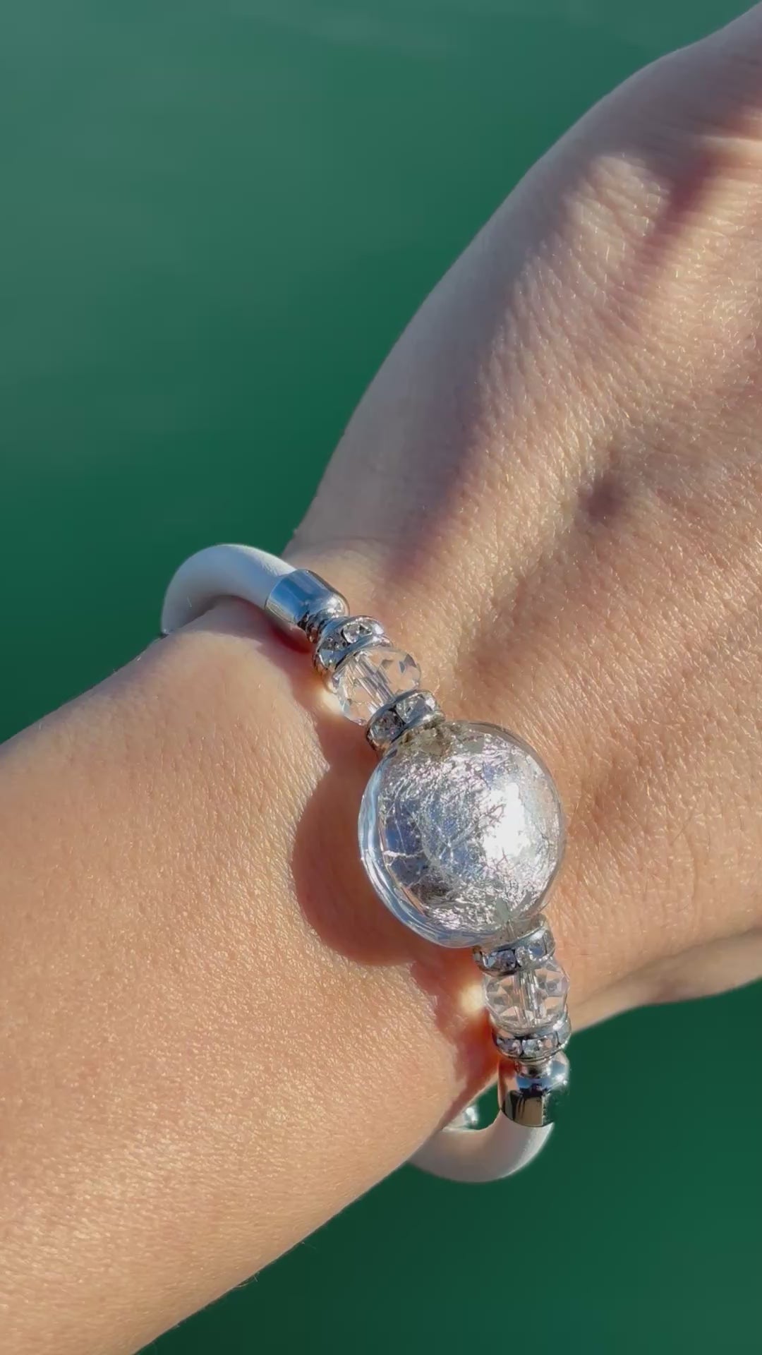 Bracciale con perle in vetro di Murano bianco